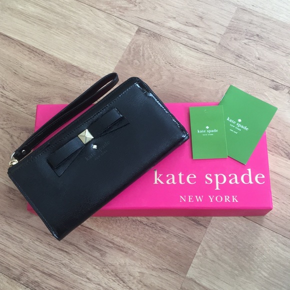 kate spade Handbags - NWT Kate Spade Beaton Court Layton wallet✨